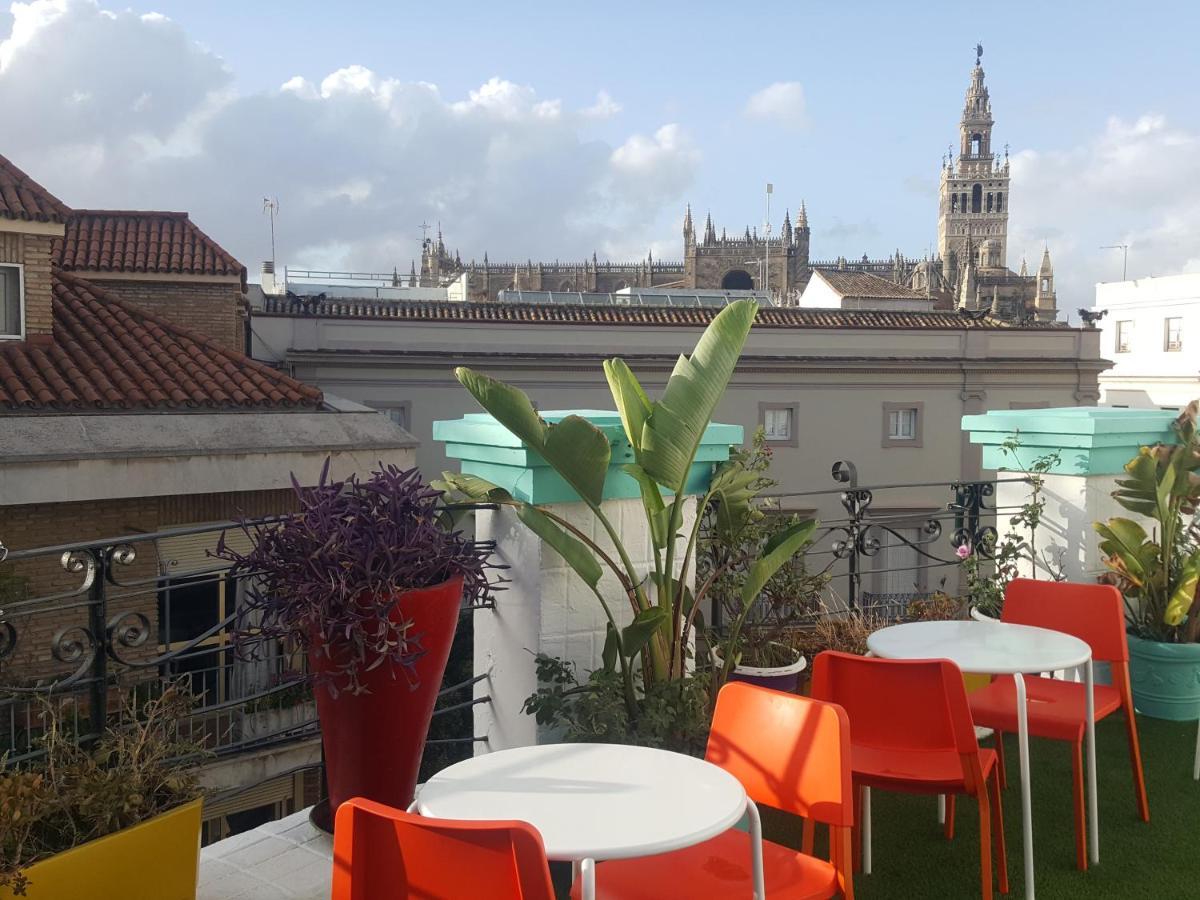 Rio Hostel Seville Exterior photo