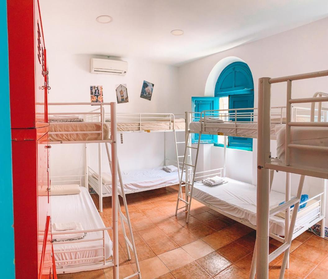 Rio Hostel Seville Exterior photo