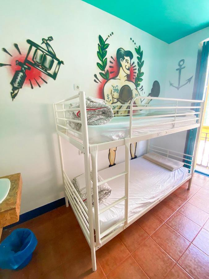 Rio Hostel Seville Exterior photo