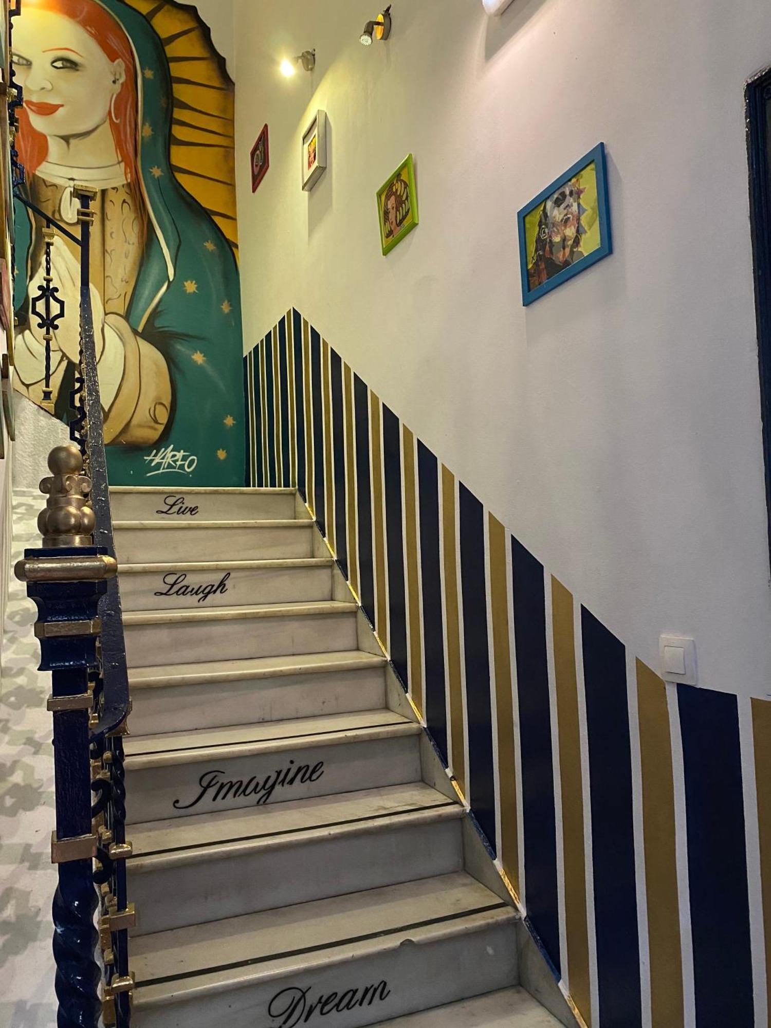 Rio Hostel Seville Exterior photo