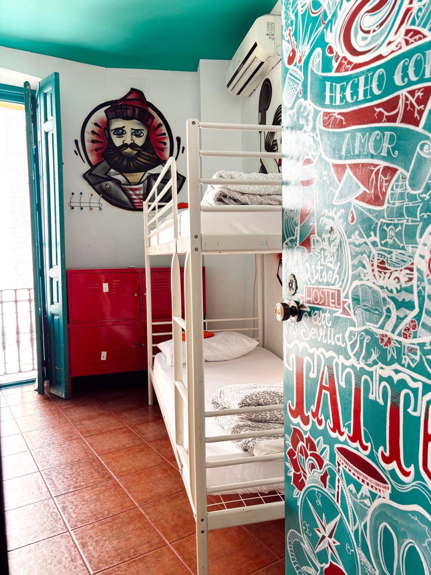 Rio Hostel Seville Exterior photo