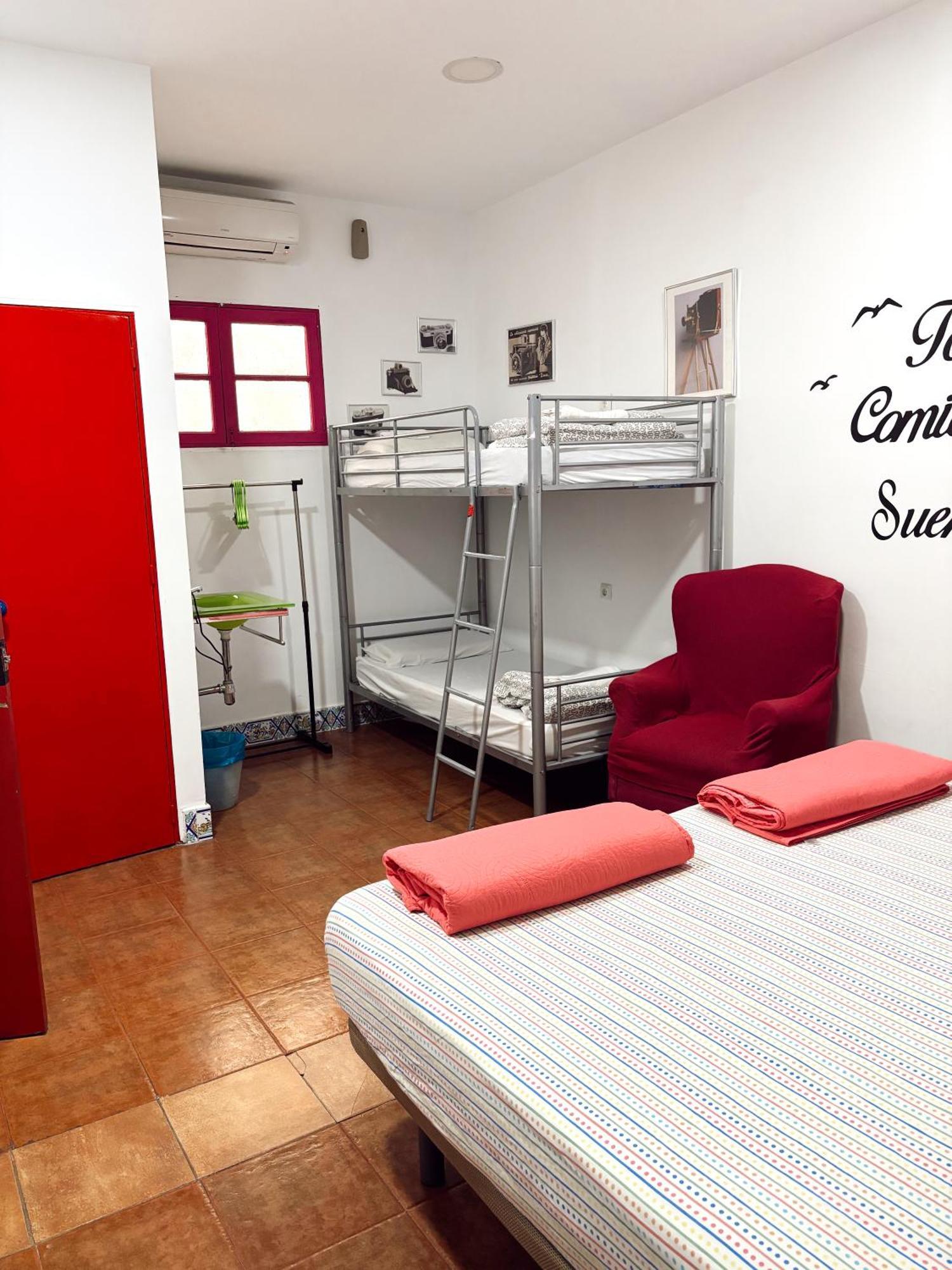Rio Hostel Seville Exterior photo
