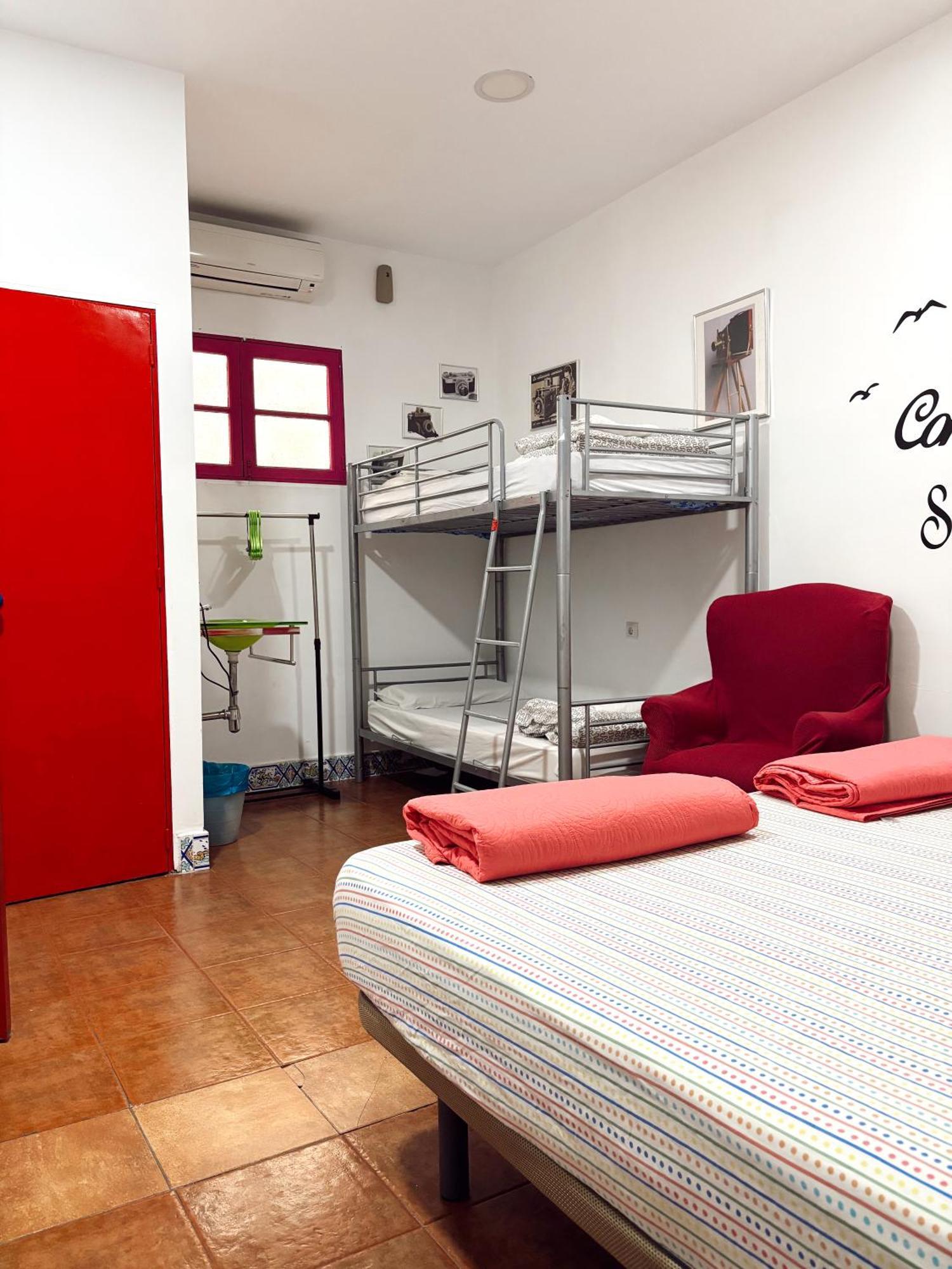 Rio Hostel Seville Exterior photo