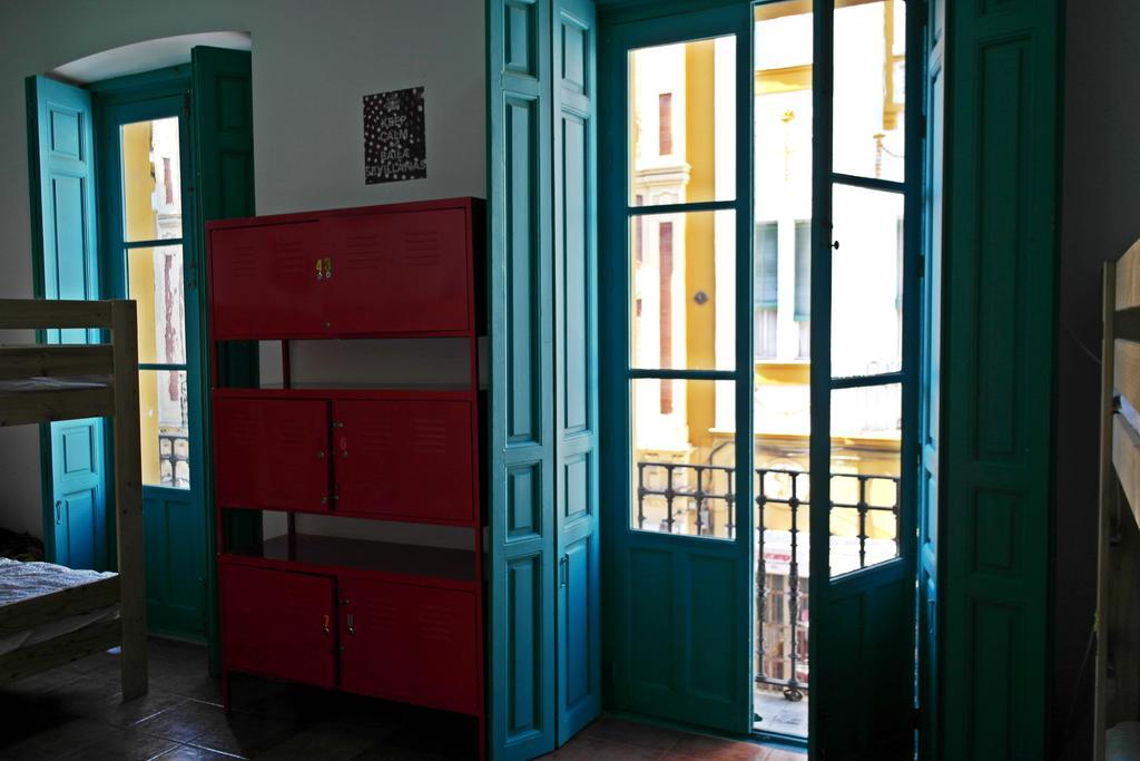 Rio Hostel Seville Exterior photo